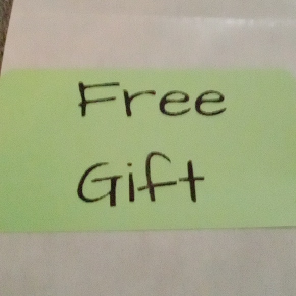 Free Gift With Every Purchase - Picture 1 of 1